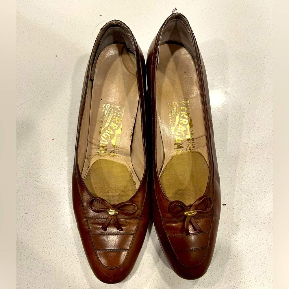 VINTAGE Salvatore Ferragamo short heels